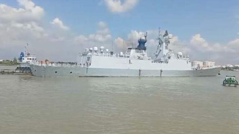 শুভেচ্ছা সফরে চট্টগ্রাম বন্দরে চীনা নৌবাহিনীর তিন জাহাজ