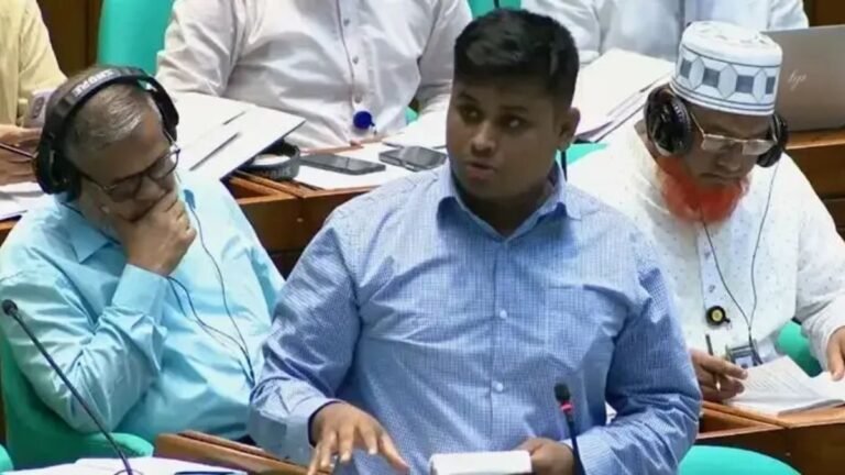 ভাইভার নম্বর বাড়িয়ে সরকারি চাকরিতে স্বজনপ্রীতির সুযোগ বাড়াচ্ছে সরকার