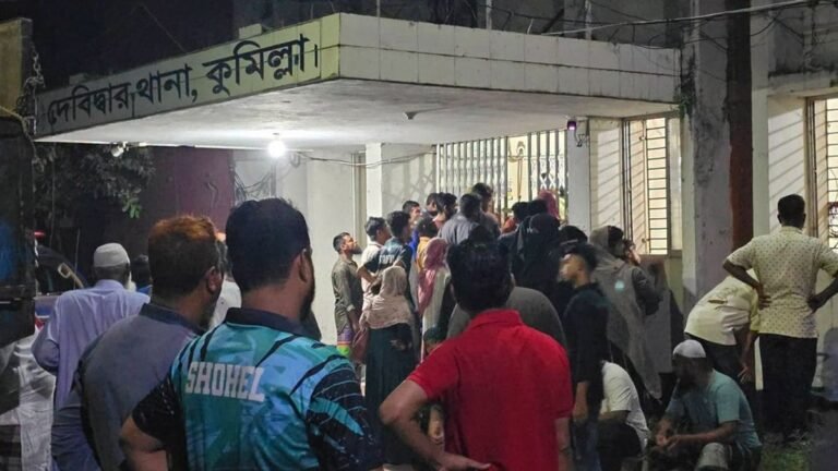 কুমিল্লায় কিশোর গ্যাংবিরোধী অভিযানে তিন দফায় আটক ১২৯৪