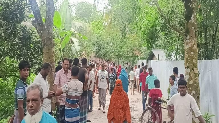 স্বামীকে খুন করে স্ত্রী গেলেন বাপের বাড়ি