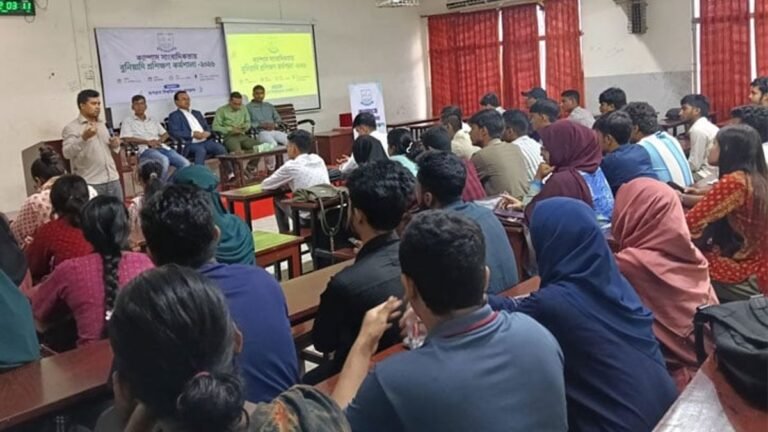 শতাধিক শিক্ষার্থীর অংশগ্রহণে জবিতে সাংবাদিকতা কর্মশালা