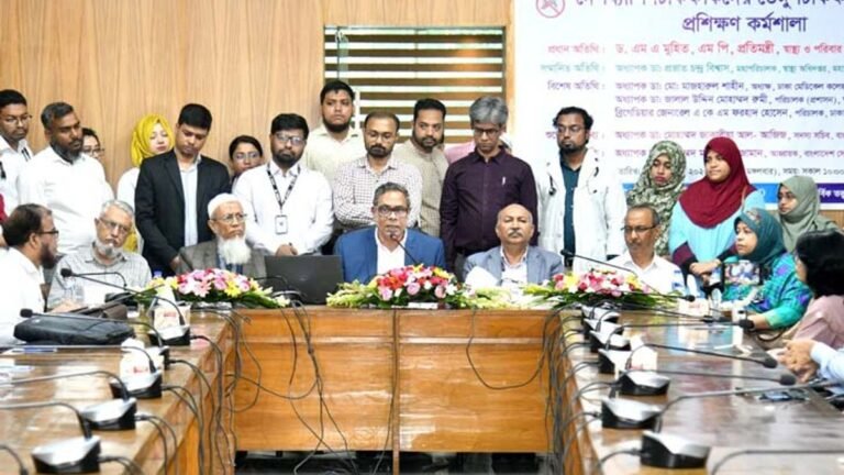 ডেঙ্গু ব্যবস্থাপনায় ১৬০০ চিকিৎসককে প্রশিক্ষণ দেওয়া হচ্ছে