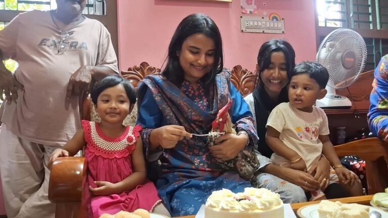 পুকুরে ফেলে দেওয়া ডিম থেকে মোরগ, এক বছর পর জন্মদিন উদ্‌যাপন
