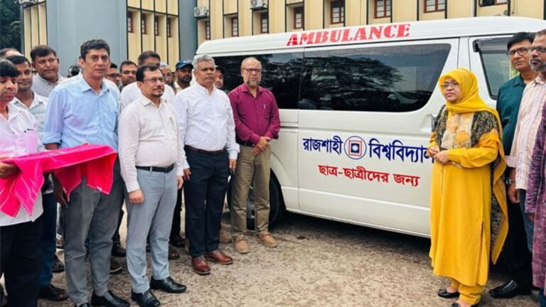 রাবির মেডিকেল সেবায় যুক্ত হলো দুই আধুনিক অ্যাম্বুলেন্স