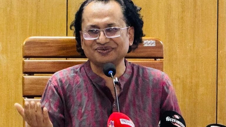 রাড্ডা স্বাস্থ্যকেন্দ্র ও সালমান মুক্তাদিরের স্টুডিওতে হামলায় সরকার দুঃখিত ও বিব্রত: তথ্য উপদেষ্টা