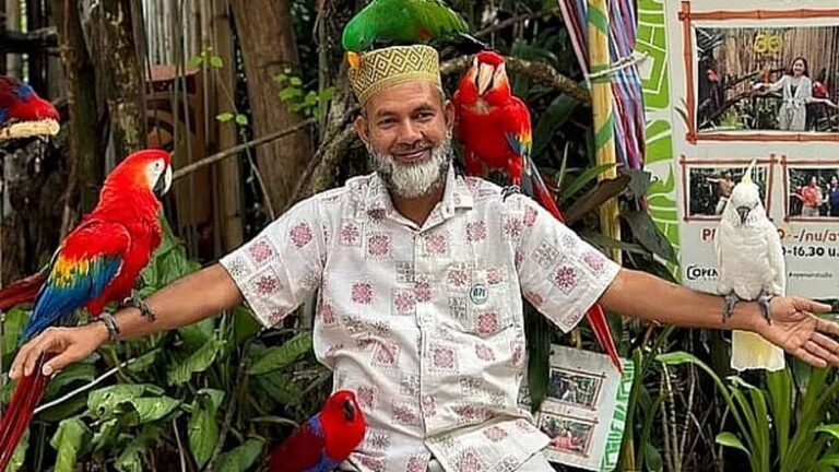 ট্রাংক কেটে প্রশ্নপত্র চুরি, অন্তর্বাসে করে পাচার