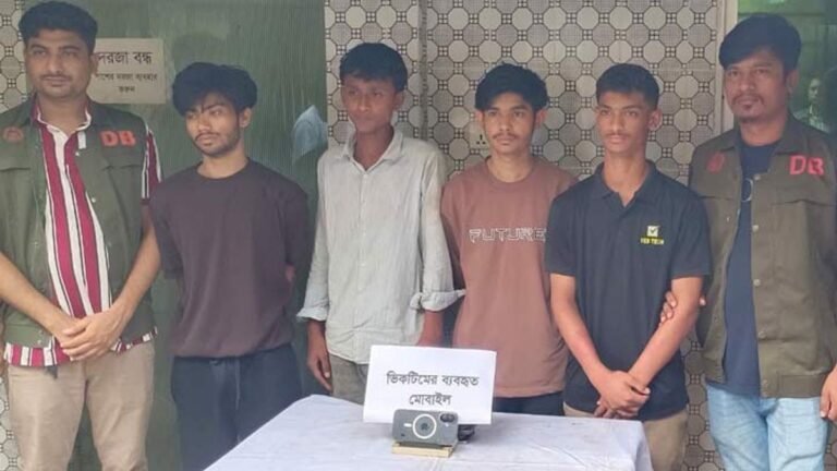 আইফোন ছিনিয়ে নিতে অপ্রতিমের মাথায় আঘাত করে পিটিয়ে হত্যা: পুলিশ