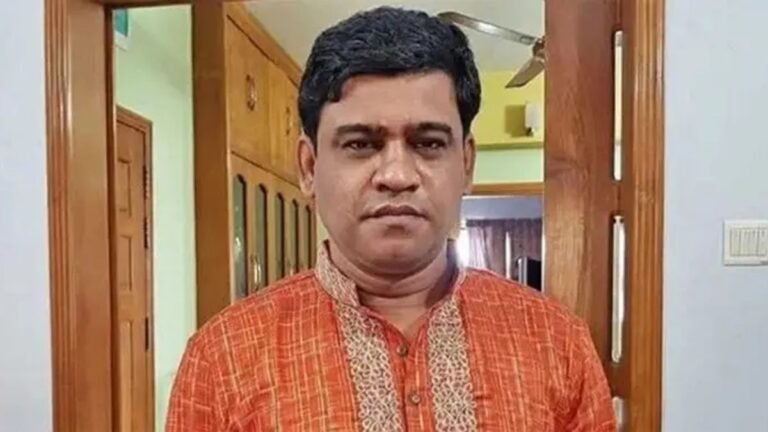 নামাজের ঘরে ঝুলছিল ব্যাংকারের মরদেহ, চিরকুটে ঋণ-বদলি-মামলার কথা