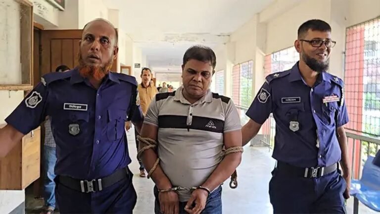 জামিন না পেয়ে এজলাসে গালিগালাজ, পুলিশের ওপর হামলা