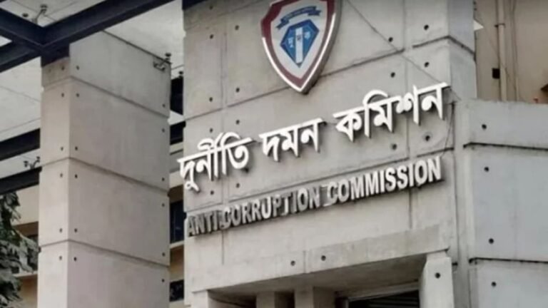 এসএসএফের সাবেক ডিজি মজিবুর ও স্ত্রীর বিরুদ্ধে দুদকের দুই মামলা