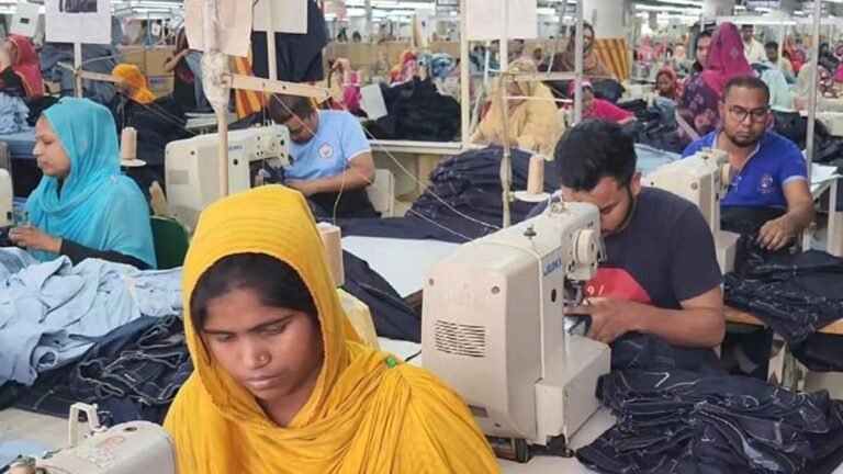 গ্যাসের চাপ বাড়ায় সাভার-আশুলিয়ার পোশাক কারখানায় ফিরছে গতি