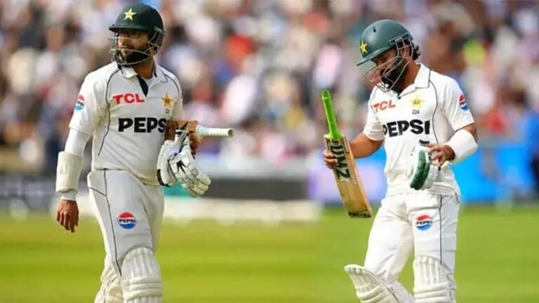 এবার ঘরোয়া ক্রিকেটে খেলার যোগ্যতাও হারালেন রিজওয়ান-ইমাম