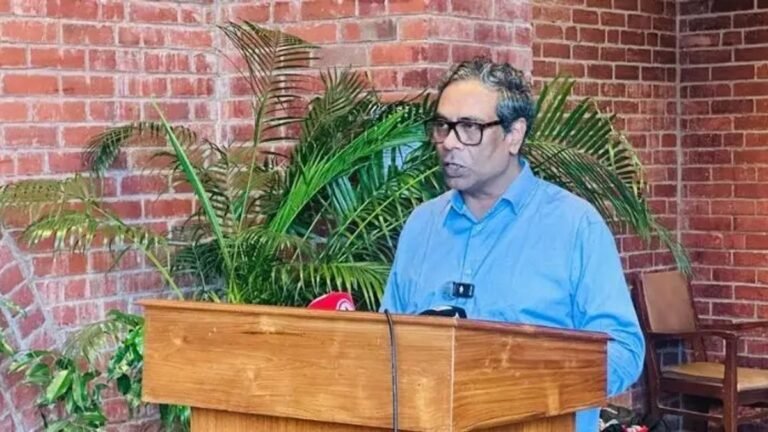 অক্টোবরে ডেঙ্গুর বড় ধাক্কা সামলাতে এখনই নামতে হবে