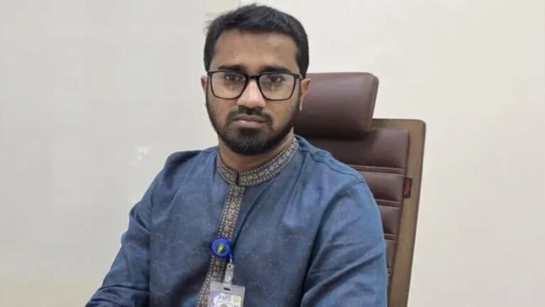 মনে হচ্ছে ৬ মাসে বিএনপি সরকার আওয়ামী লীগের চেয়ে বেশি অপরাধ করে ফেলেছে!