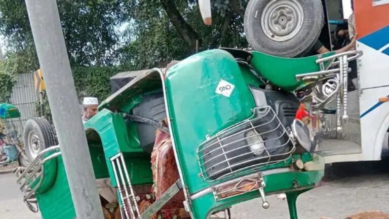 ময়মনসিংহে ট্রাক-অটোরিকশা মুখোমুখি সংঘর্ষে নিহত ২