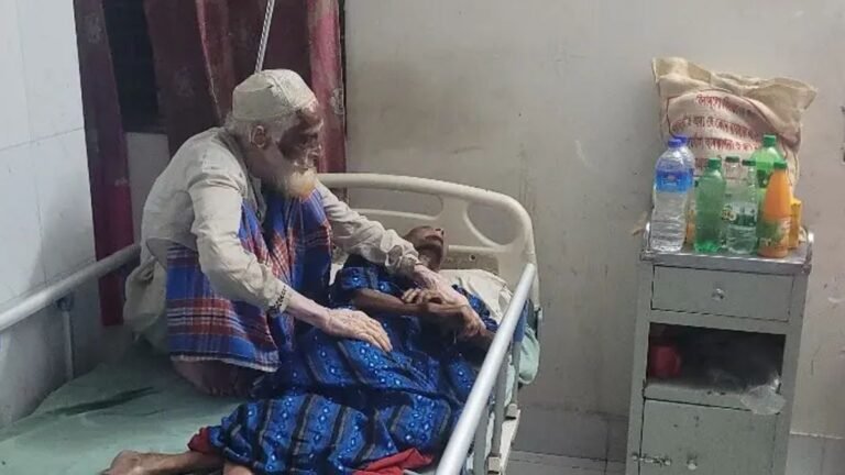 ‘খোদা আমাদের খাবার দাও’-ভিডিও ভাইরাল, বৃদ্ধ দম্পতির পাশে প্রশাসন