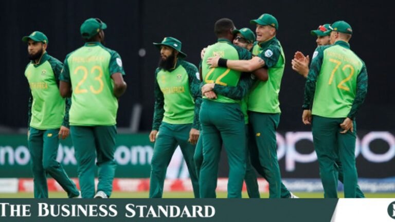 South Africa and Pakistan battle for survival