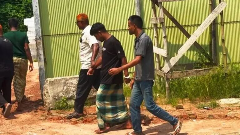 তৈরি হচ্ছিল নকল বিদেশি সিগারেট, মেশিনসহ গ্রেফতার ৯