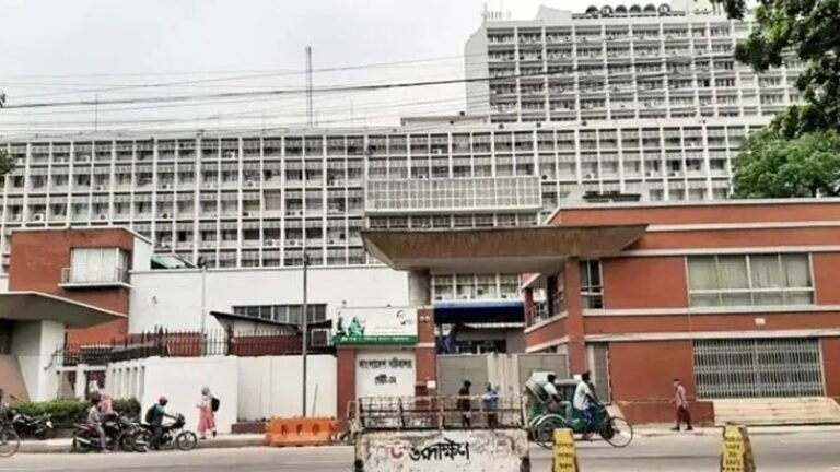 অগ্রাধিকার প্রকল্প বাস্তবায়নে সচিবদের তদারকি বাড়ানোর নির্দেশ