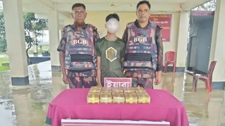 টেকনাফ সীমান্তে ১ লাখ ইয়াবাসহ যুবক আটক