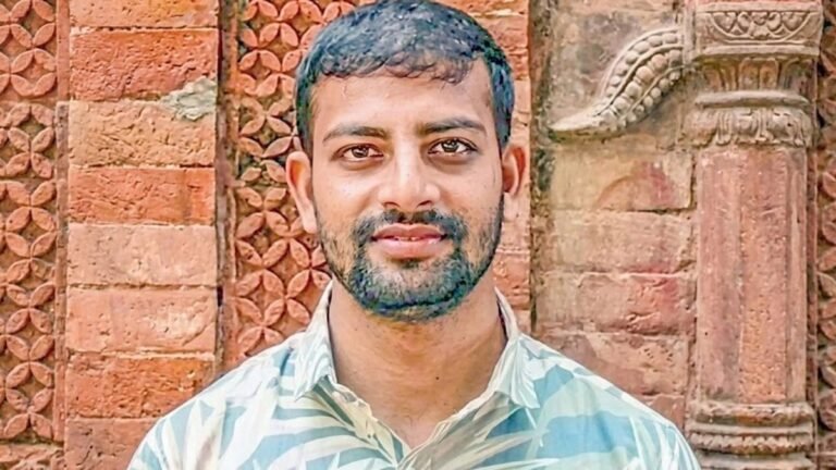 শিক্ষক রাবি ছাত্রদল নেতা, ক্লাস নেন তার মামা