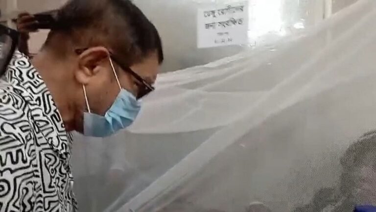 পটিয়া স্বাস্থ্য কমপ্লেক্স পরিদর্শনে এসে স্বাস্থ্যমন্ত্রী বললেন, ‘প্রধানমন্ত্রীর নির্দেশে এসেছি’