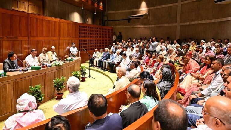 ‘স্বৈরাচার’ ও ‘গুপ্তরা’ এক হতে পারে, এমপিদের সতর্ক করলেন প্রধানমন্ত্রী তারেক রহমান