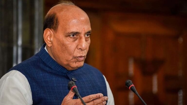 বাংলাদেশের মতো ক্ষমতা পাল্টাতে চায় বিরোধীরা: ভারতের প্রতিরক্ষামন্ত্রী