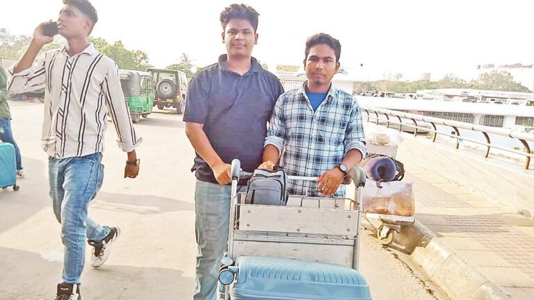 বিমানবন্দরে হুতিদের হামলার পর সৌদিতে কর্মসংস্থানে নতুন ধাক্কা