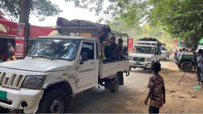 নিষেধাজ্ঞা প্রত্যাহারের পর সাজেকে যাচ্ছেন পর্যটকেরা, যান চলাচলও স্বাভাবিক