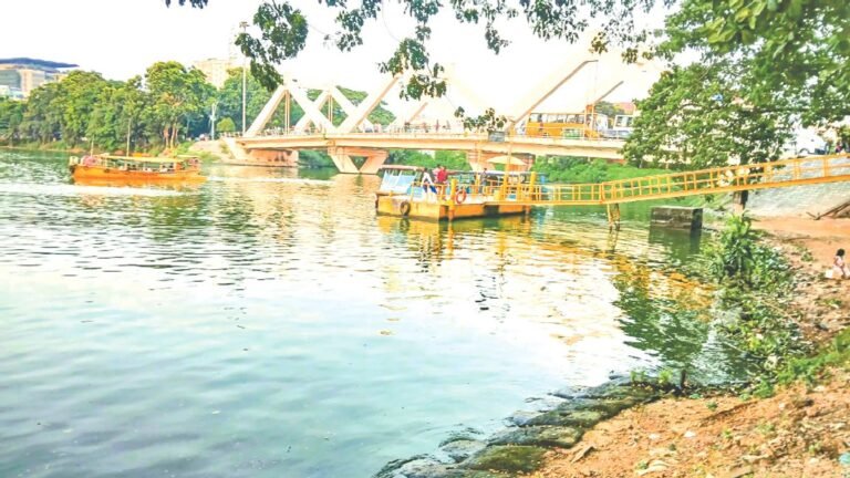দুর্গন্ধ যাচ্ছেই না, নিষ্ফল ৫০ কোটি টাকার প্রকল্প
