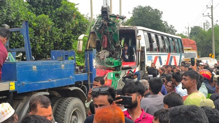 ময়মনসিংহে ৭ জন নিহতের ঘটনায় বাসচালককে আসামি করে মামলা