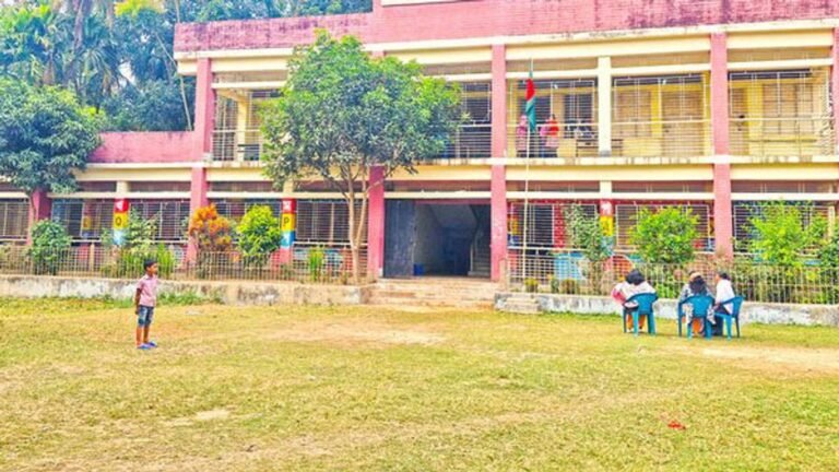 প্রাথমিক বিদ্যালয়: ৭০৭টি স্কুলে ৬০৫ শিক্ষকের পদ শূন্য, পিছিয়ে শিক্ষার্থীরা